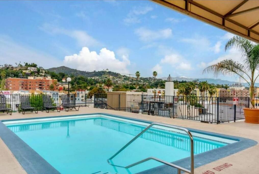 Apartamento Hollywood 2bed W Rooftop Pool & Panoramic View